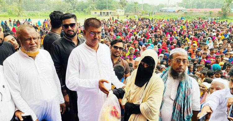 নদীভাঙনে নিঃস্ব সাড়ে ৫ হাজার পরিবারে হাসি ফোটালেন ইউপি চেয়ারম্যান