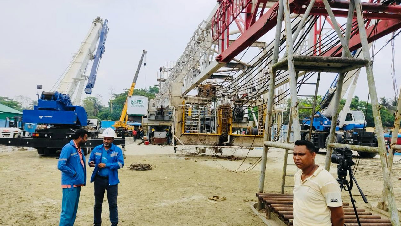 নোয়াখালীতে নতুন গ্যাস কূপে খনন শুরু