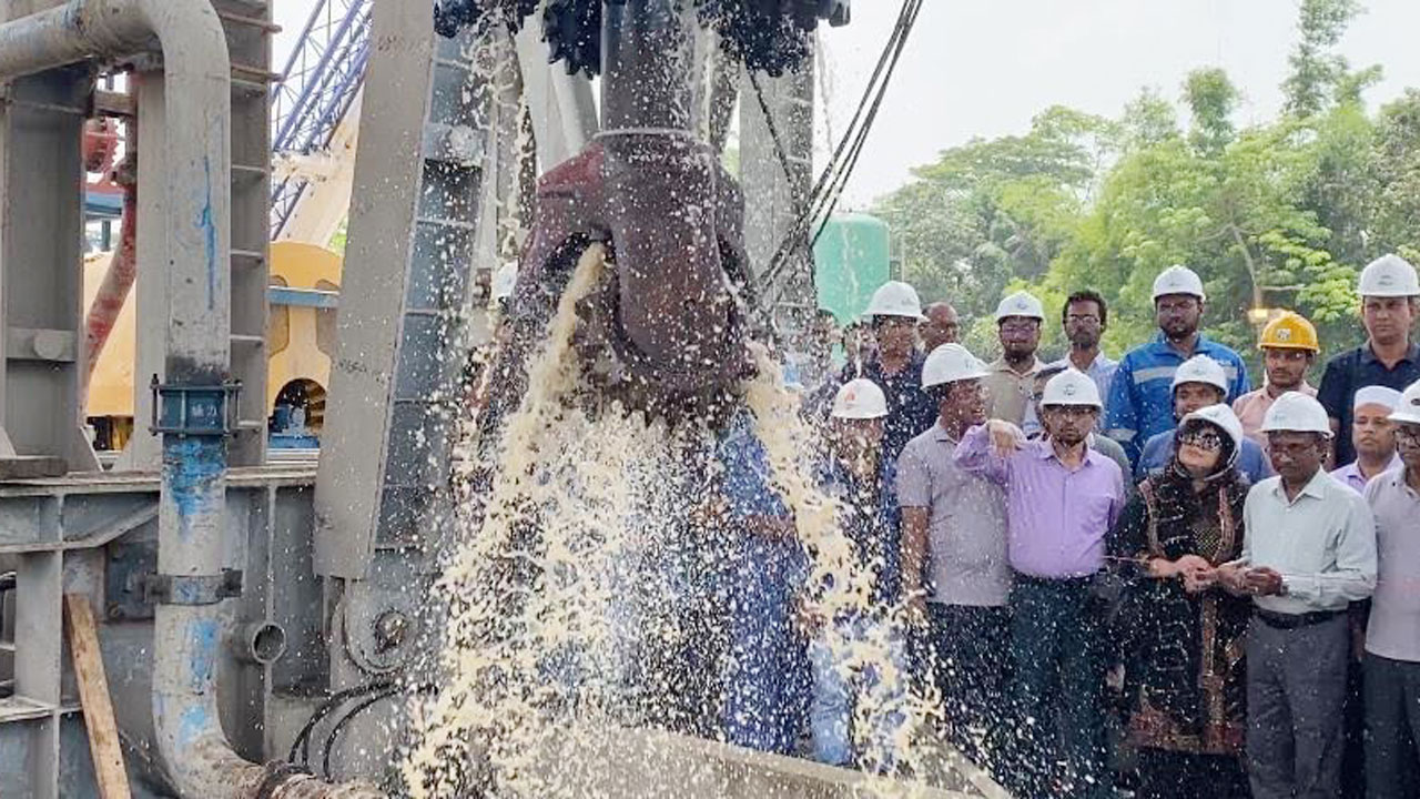 নোয়াখালীতে গ্যাসকূপের খনন কার্যক্রমের উদ্বোধন