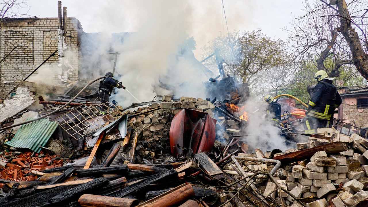 যে কারণে ইউক্রেনের রেল ব্যবস্থায় হামলা বাড়িয়েছে রাশিয়া