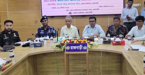 রাজবাড়ীর স্থানীয় নির্বাচনে এমপি-মন্ত্রীরা প্রভাব বিস্তার করতে পারবে নাঃ ইসি আলমগীর 