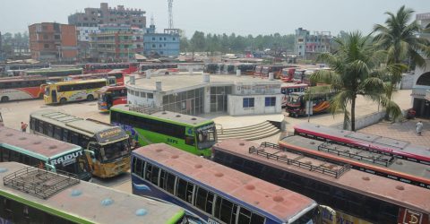 ঈদের ফিরতি যাত্রায় টিকিট সংকট, কালোবাজারে দ্বিগুণ দাম