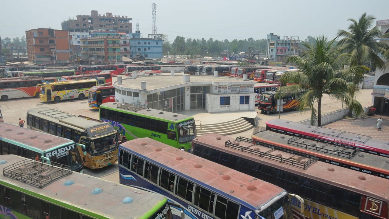 ঈদের ফিরতি যাত্রায় টিকিট সংকট, কালোবাজারে দ্বিগুণ দাম