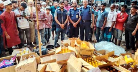 সালথায় নকল পণ্যের কারখানায় পুলিশের অভিযান, মালিক আটক
