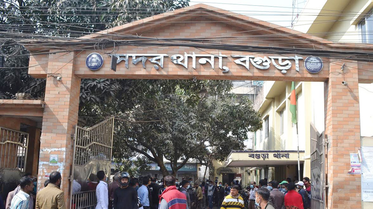 বগুড়ায় ৫ বছরের শিশুকে গলা কেটে হত্যা