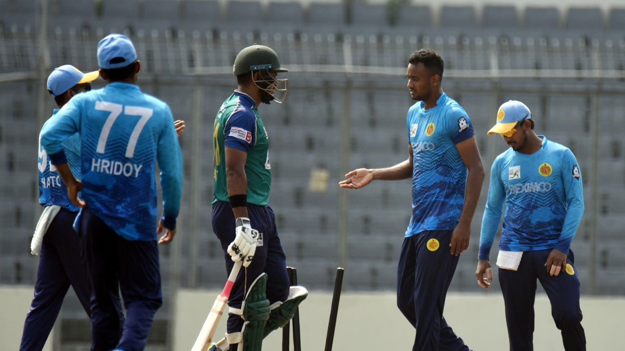 শরিফুল-সাকিবদের আগুনে পুড়ল শেখ জামাল