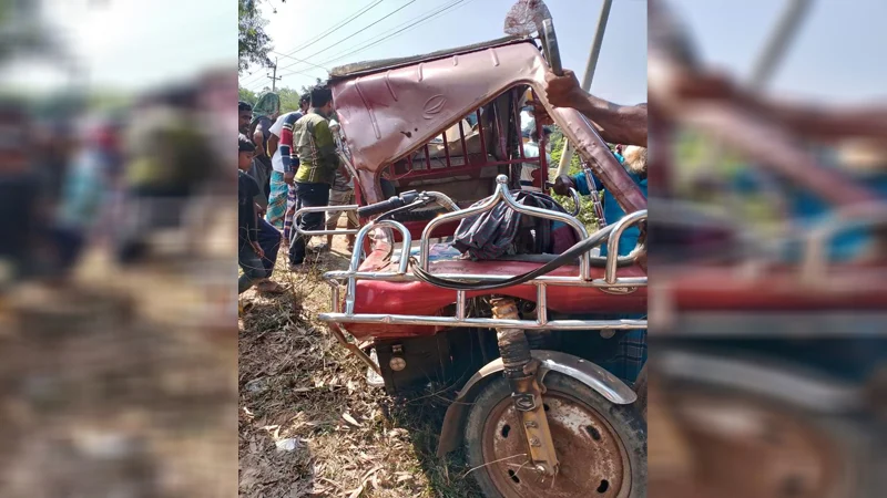 গাইবান্ধায় ইজিবাইক-মোটরসাইকেলের মুখোমুখি সংঘর্ষে নিহত ১