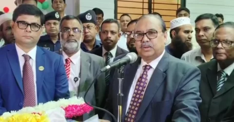 সাংবাদিকেরা সহায়তা করলে আদালতে মামলা কমবে: প্রধান বিচারপতি