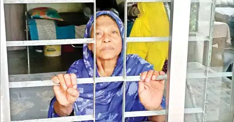 বুকে বড় বাজে সন্তানের হেলা