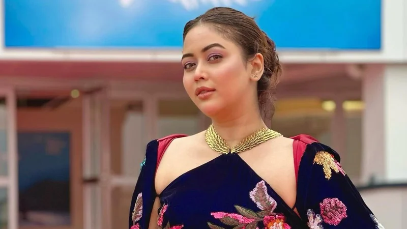 কানে গিয়ে ভাবনা বললেন, সু-অভিনেত্রী হতে চাই