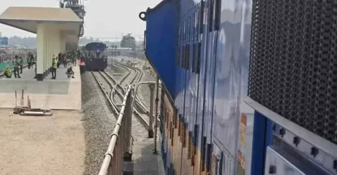 সিরাজগঞ্জে একই লাইনে মৈত্রী-ধূমকেতু এক্সপ্রেস, তদন্তে কমিটি গঠন
