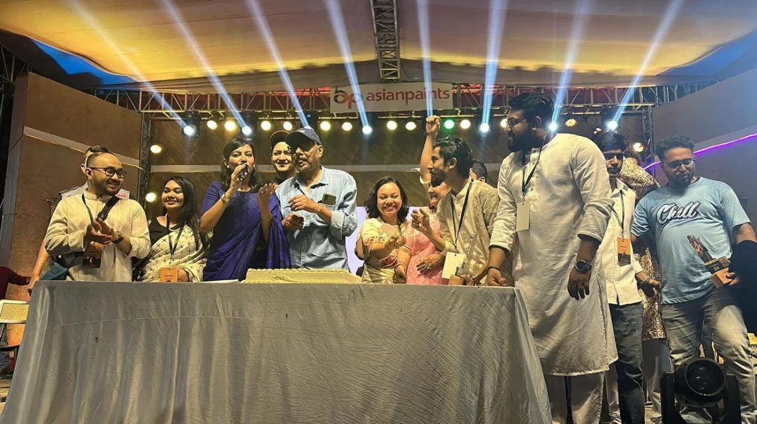 অঞ্জন তার ‘মালা’র জন্য কেক কাটলেন ঢাকায়