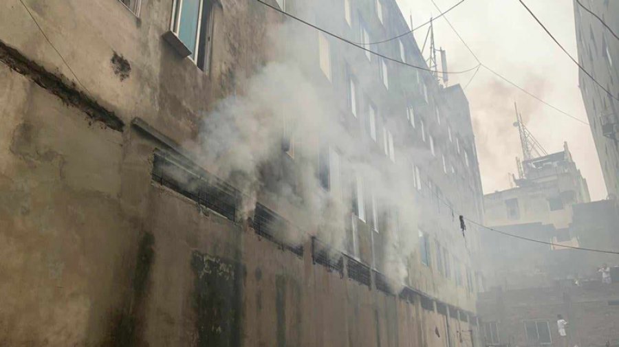 ধোলাইখালে মিউচুয়াল ট্র্যাস্ট ব্যাংকের শাখায় আগুন