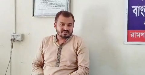 ভোটকেন্দ্রে প্রভাব বিস্তারের চেষ্টা, ইউপি চেয়ারম্যান আটক