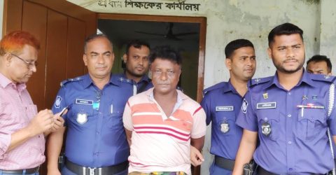 ধারালো অস্ত্র নিয়ে ভোটকক্ষে এজেন্ট, ৬ মাসের জেল