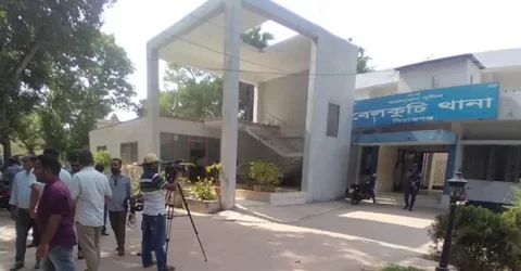 থানায় ঢুকে প্রার্থীর ওপর হামলা, তদন্তের নির্দেশ ইসির