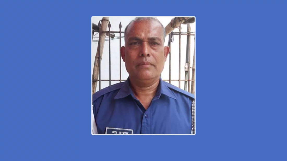 ৫৭ বছর বয়সে এসএসসি পাশ করলেন কনস্টেবল সামাদ