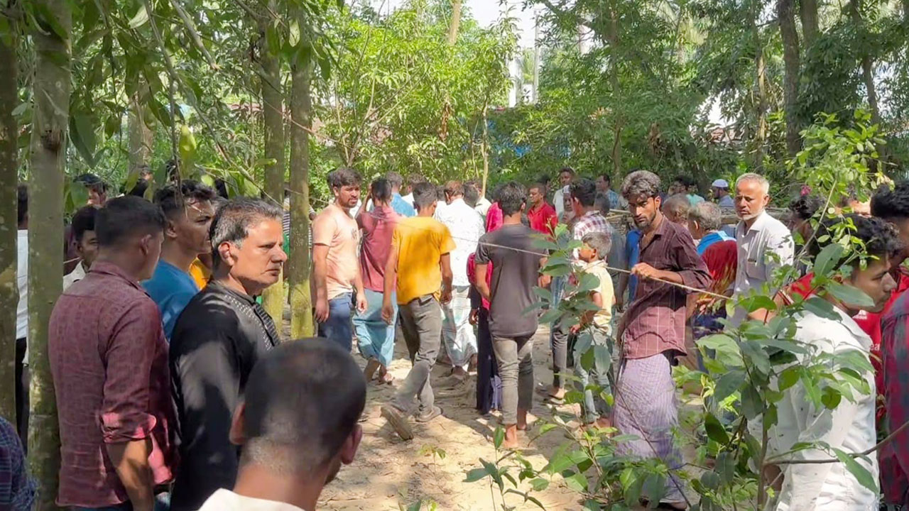 বাগানে পড়ে ছিল ব্যবসায়ীর মরদেহ, দুই নারী আটক