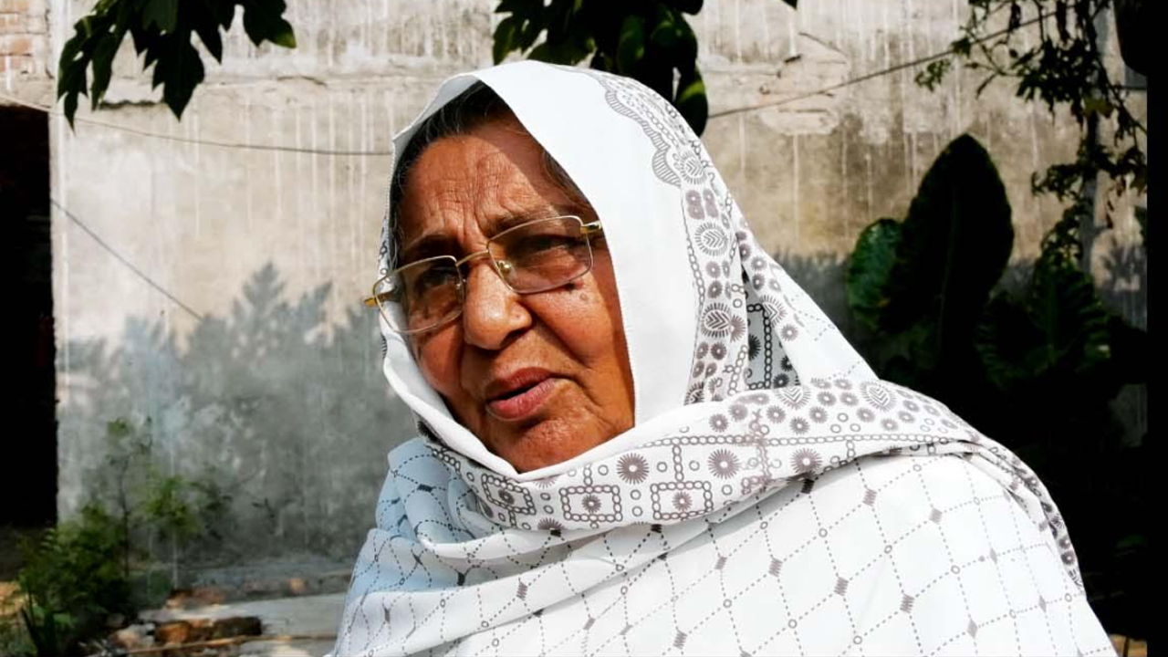 সব বাধা পেরিয়ে ১০ সন্তানকে উচ্চশিক্ষিত করেছেন এই রত্নগর্ভা মা