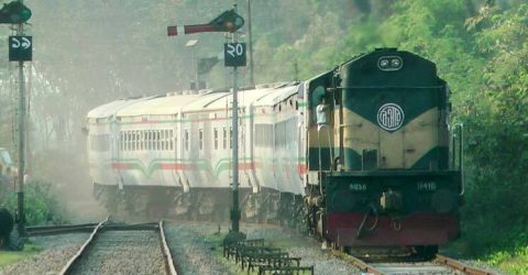 ঢাকাগামী তিন ট্রেন বন্ধের ঘোষণায় ক্ষোভে ফুঁসছে ঝিনাইদহবাসী