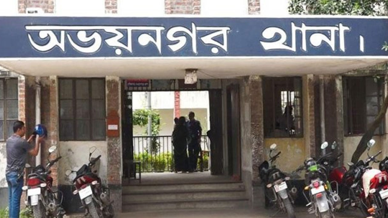 ইজিবাইক ছিনতাইয়ের সময় গণপিটুনিতে ছিনতাইকারী নিহত