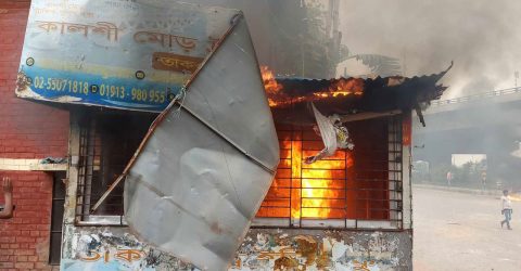 অটোরিকশা চালকদের তাণ্ডবের ঘটনায় ৪ মামলা, আসামি প্রায় ২৫০০