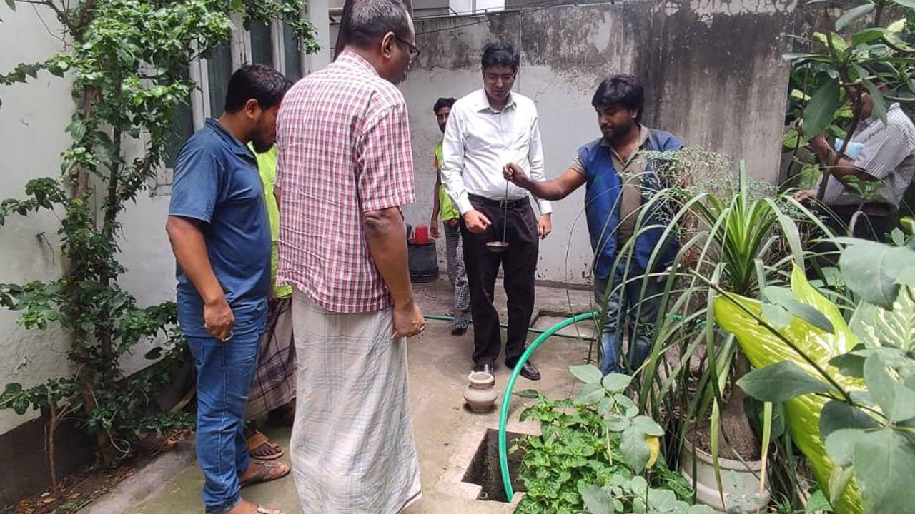 এডিসের লার্ভা পাওয়ায় ১ লাখ ২০ হাজার টাকা জরিমানা