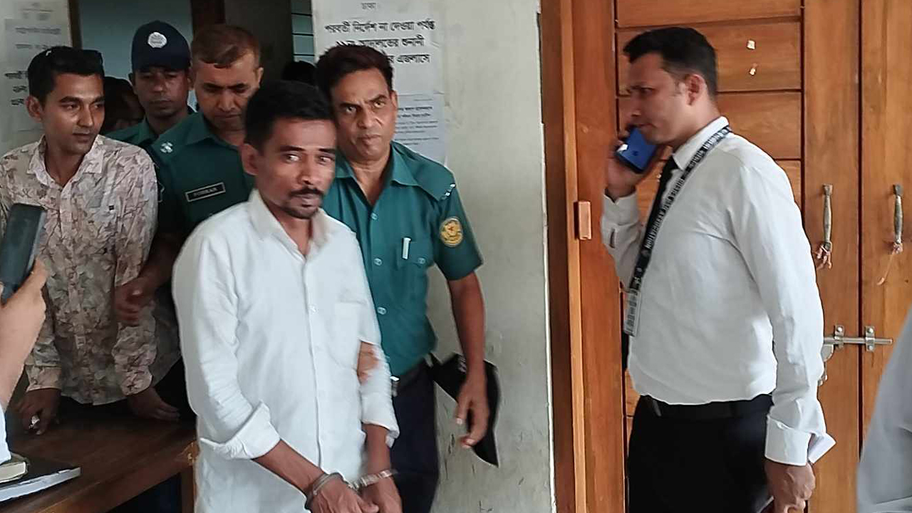 ‘আশ্রমে ৪৫টা বাচ্চা আছে, ডিবিকে বলেন নিয়ে যেতে’