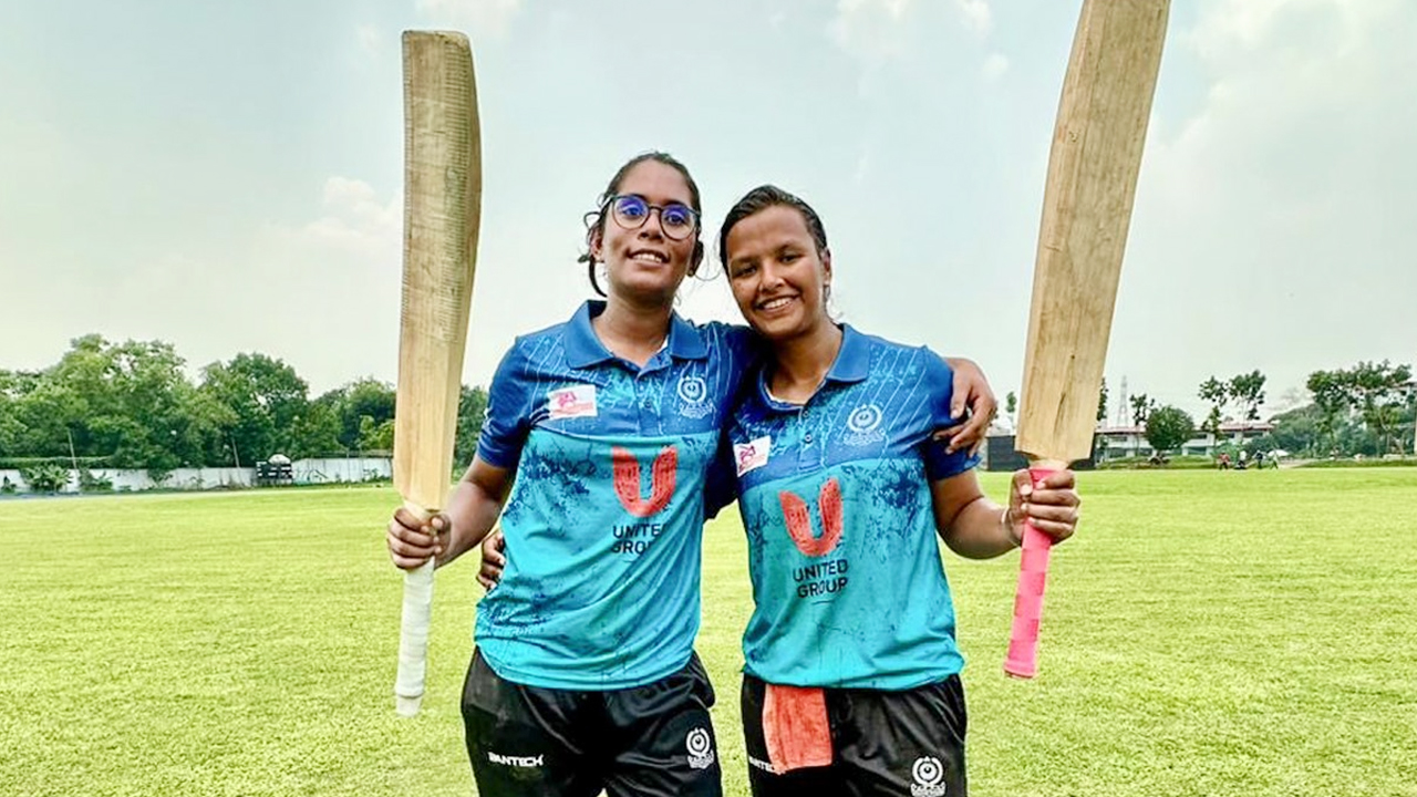 জোড়া সেঞ্চুরিতে ইতিহাস গড়লেন মুর্শিদা-সোবহানা