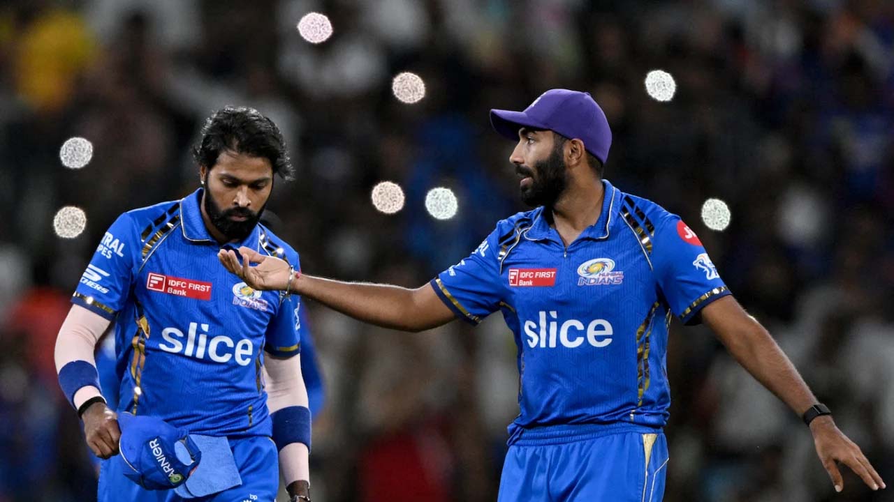 প্রথম দল হিসেবে বিদায় মুম্বাই ইন্ডিয়ান্সের