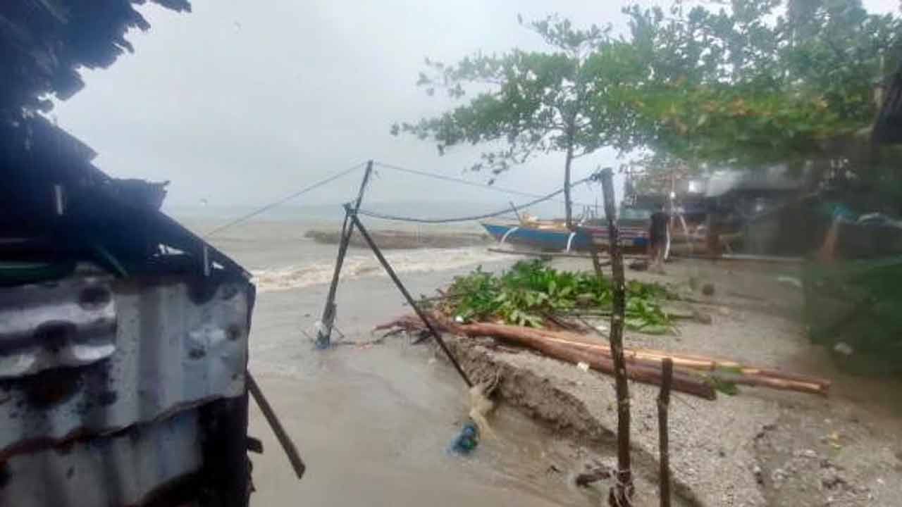 ফিলিপাইনে মৌসুমি ঝড় ইউইনিয়ারের আঘাত, নিহত ৭