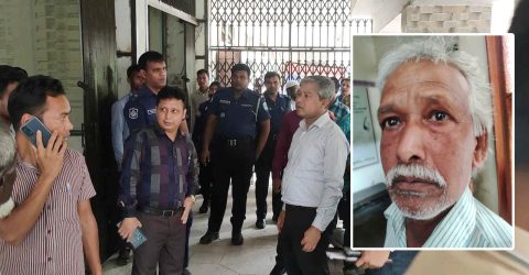 সহযোগিতা না পেয়ে ঠাকুরগাঁও ডিসি অফিসে ভাঙচুর