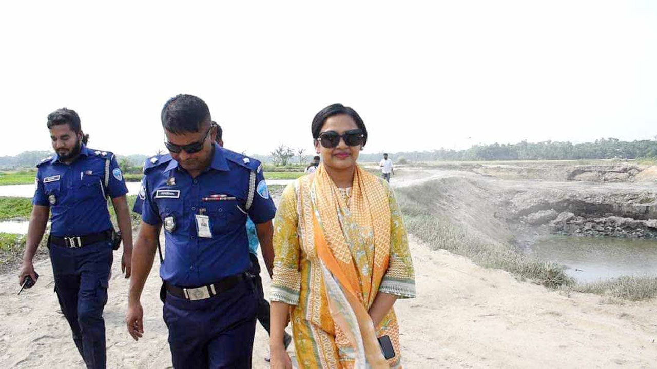ফসলি জমির মাটি ইটভাটায় বিক্রি, আ.লীগ নেতাকে ৩ লাখ টাকা জরিমানা