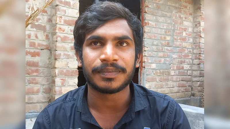 ‘নামাজ-রোজা করতে দেখে দস্যুরা অত্যাচার কম করেছে’- এমভি আবদুল্লাহর নাবিক জয় মাহমুদ