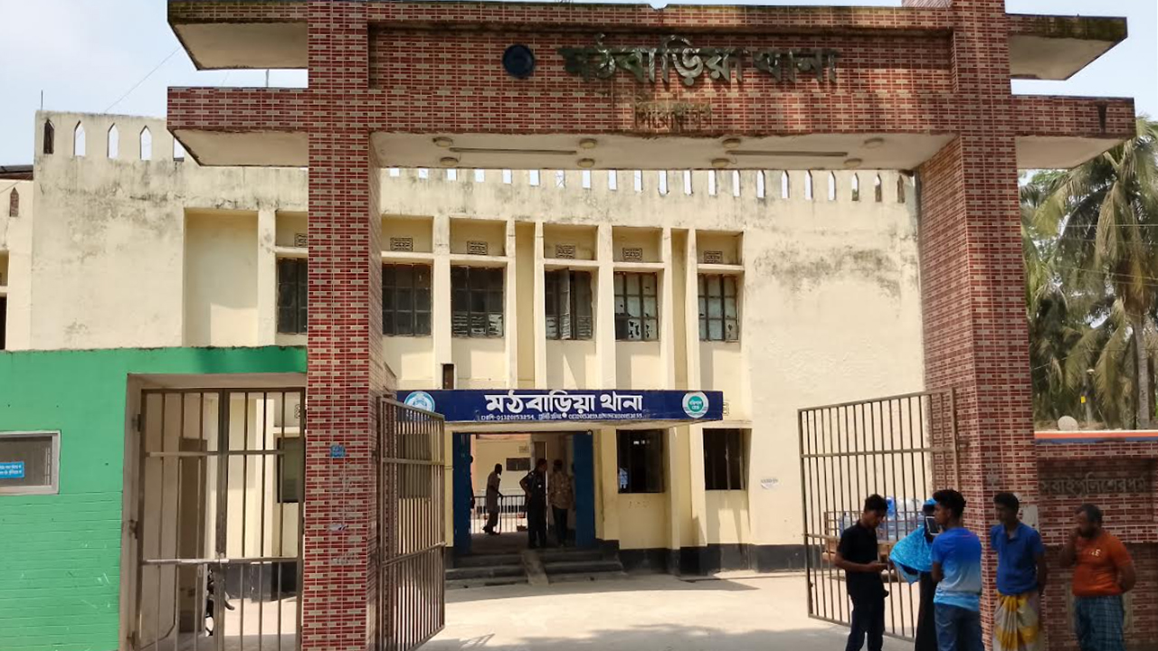পিরোজপুরে ট্রাকের ধাক্কায় পরিবার পরিকল্পনা সহকারী নিহত