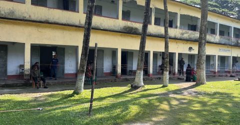 সকাল থেকেই ফাঁকা বাউফলের ভোটকেন্দ্র
