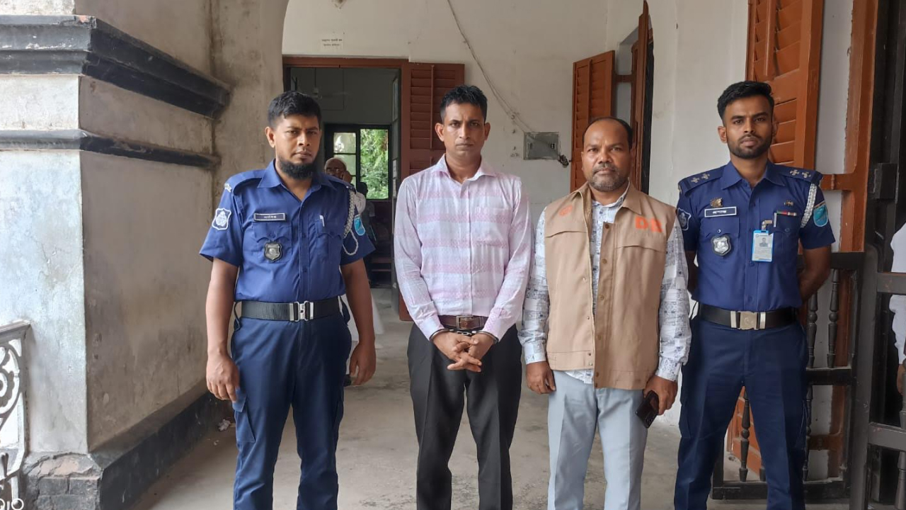 ফরিদপুরে মাদক মামলায় পুলিশ পরিদর্শকের যাবজ্জীবন কারাদণ্ড
