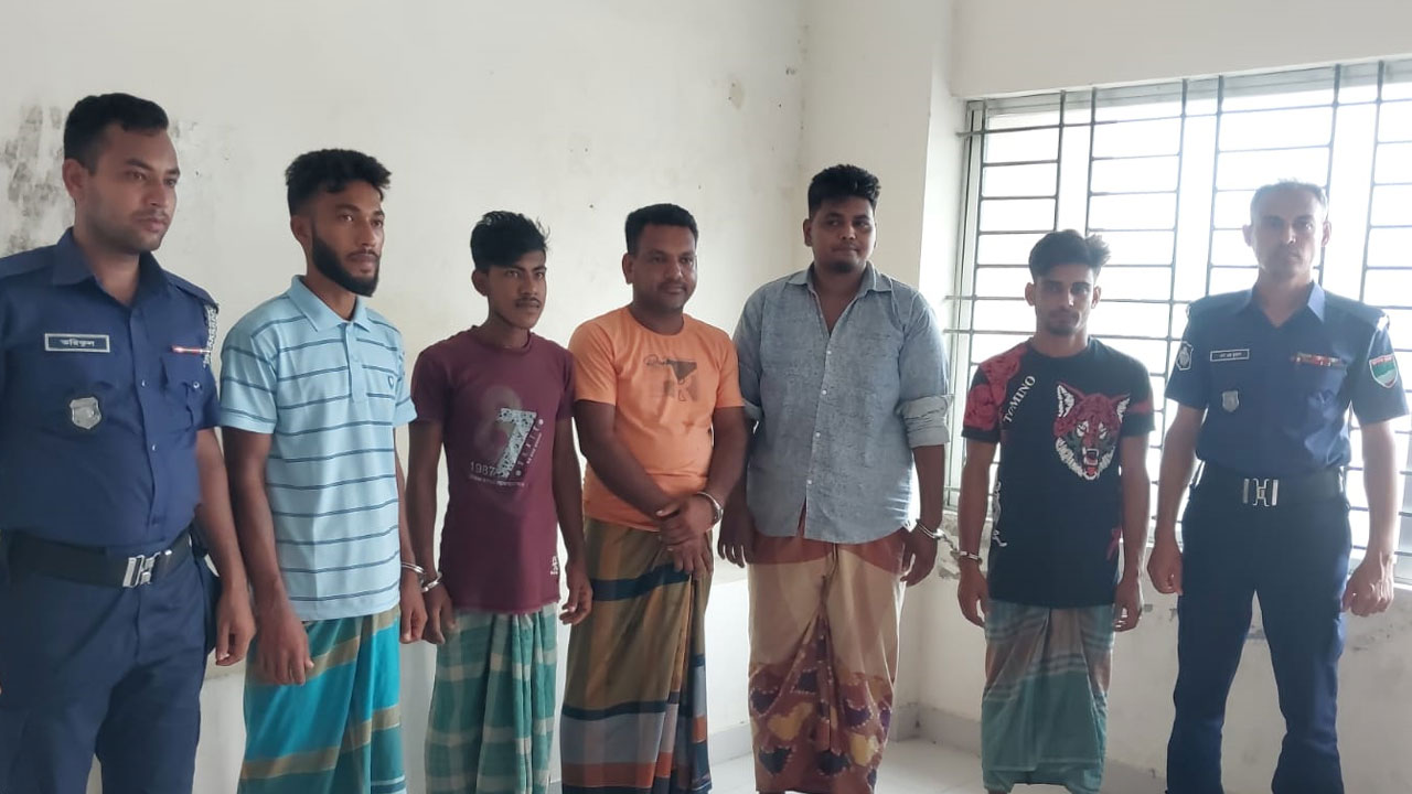 মোবাইলে পরিচয় থেকে ডেকে নিয়ে সংঘবদ্ধ ধর্ষণ, গ্রেপ্তার ৬