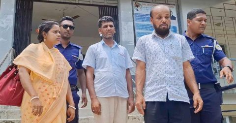 বরগুনায় ভোটগ্রহণে অনিয়মের দায়ে তিন কর্মকর্তা আটক