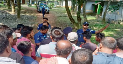 মোটরসাইকেল মেরামত করতে গিয়ে গুলি ছুড়লেন পুলিশ সদস্য