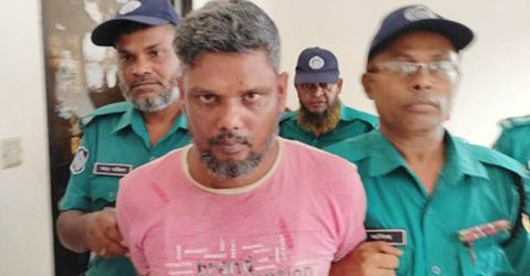 ‘সে মানসিক রোগী, তাকে অস্ত্র দিলো কেন’