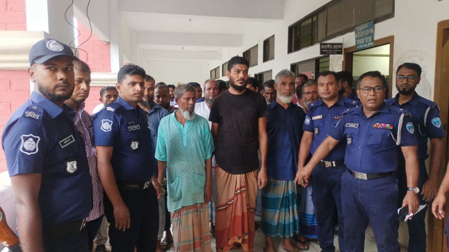 কুমিল্লায় রায় পক্ষে না যাওয়ায় সালিশকারীকে হত্যা: ৬ জনের মৃত্যুদণ্ড, যাবজ্জীবন ১০