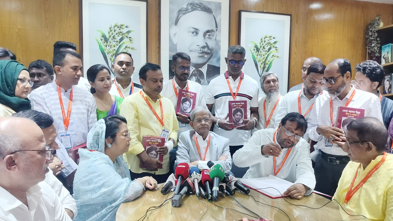 জিয়া স্মৃতি পাঠাগার থেকে শতফুল ফুটবে : মির্জা ফখরুল
