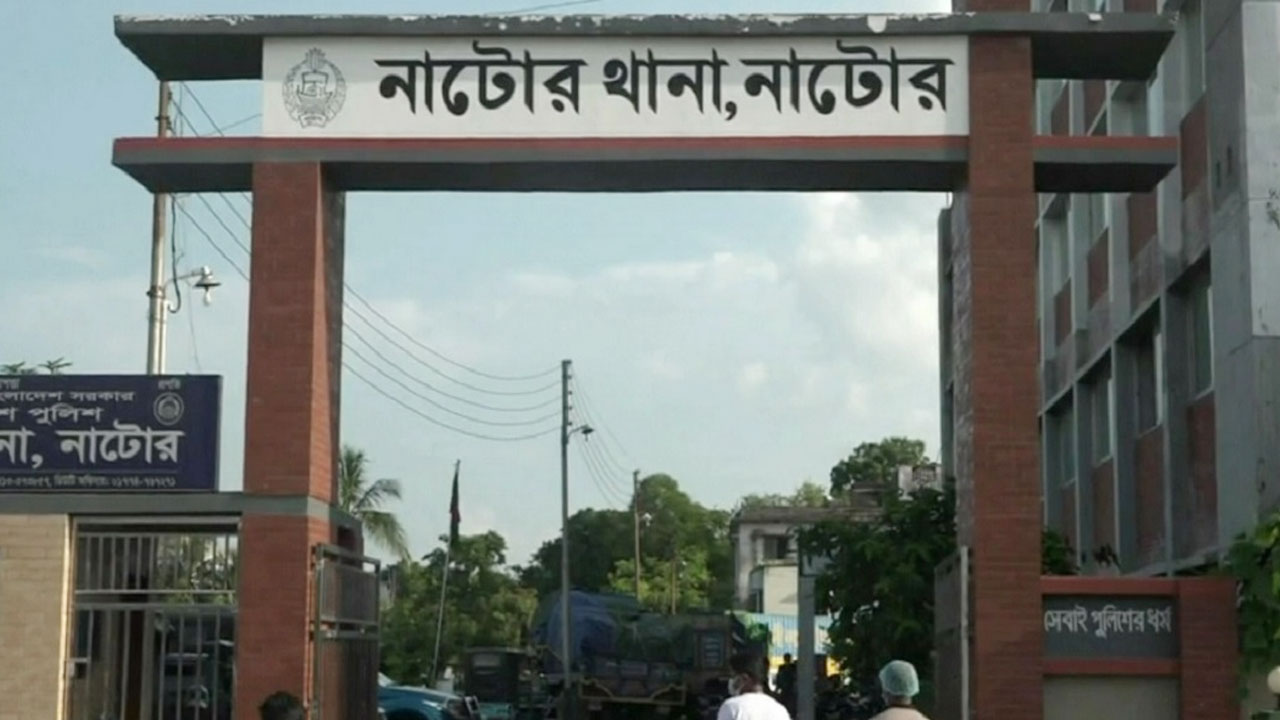 নাটোরে ট্রাক থামিয়ে কোরবানির গরু ডাকাতি