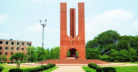জাবিতে ছিনতাইকালে হাতেনাতে আটক ৩