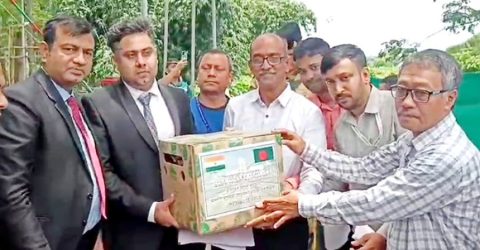 শেখ হাসিনার জন্য ৫০০ কেজি আনারস পাঠালেন ত্রিপুরা মুখ্যমন্ত্রী