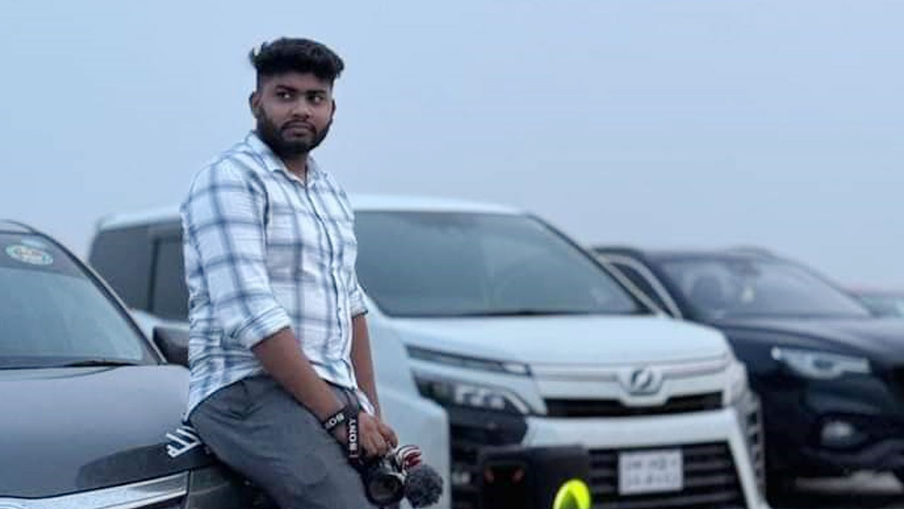 প্রাইভেট কারে চড়ে ব্রিজের ভিডিও করতে গিয়ে প্রাণ গেল যুবকের