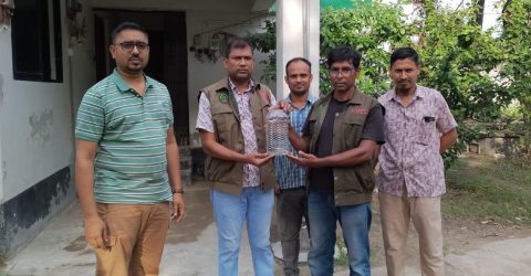কথা রাখল আ. লীগ, রাসেলস ভাইপার জমা দেওয়া ৩ যুবককেই দেবে ৫০ হাজার