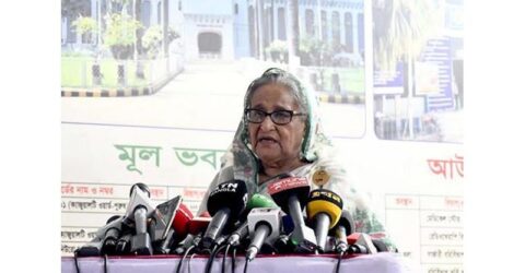 বিএনপি-জামায়াতের তান্ডবে আহতদের দেখতে ঢামেক হাসপাতালে প্রধানমন্ত্রী