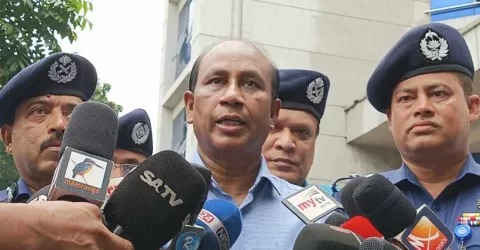 আমরা সাংবাদিকদের অনুরোধ জানিয়েছি, অর্ডার করিনি: মনিরুল ইসলাম